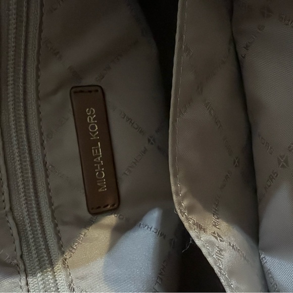 Michael Kors Hamilton Satchel - Picture 17 of 17